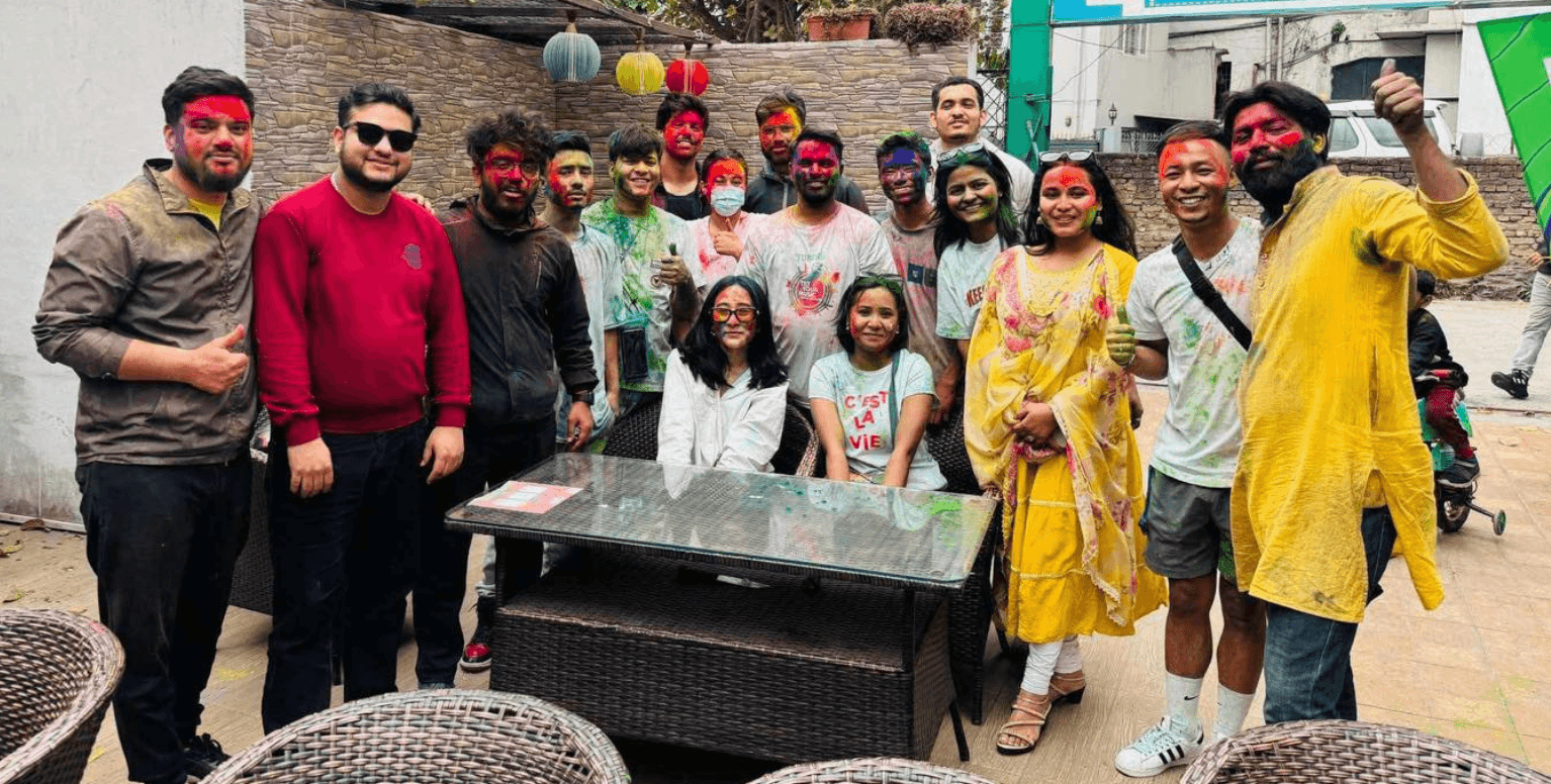 🎨 Splash of Joy: Holi Celebration with Cluster-1 Leos! 🌸🎉